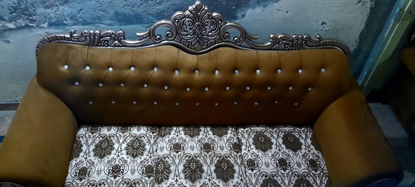 3,2,1 Sofa with center table 2