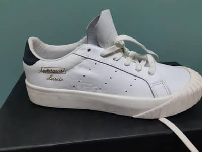 Adidas classic  uk 6