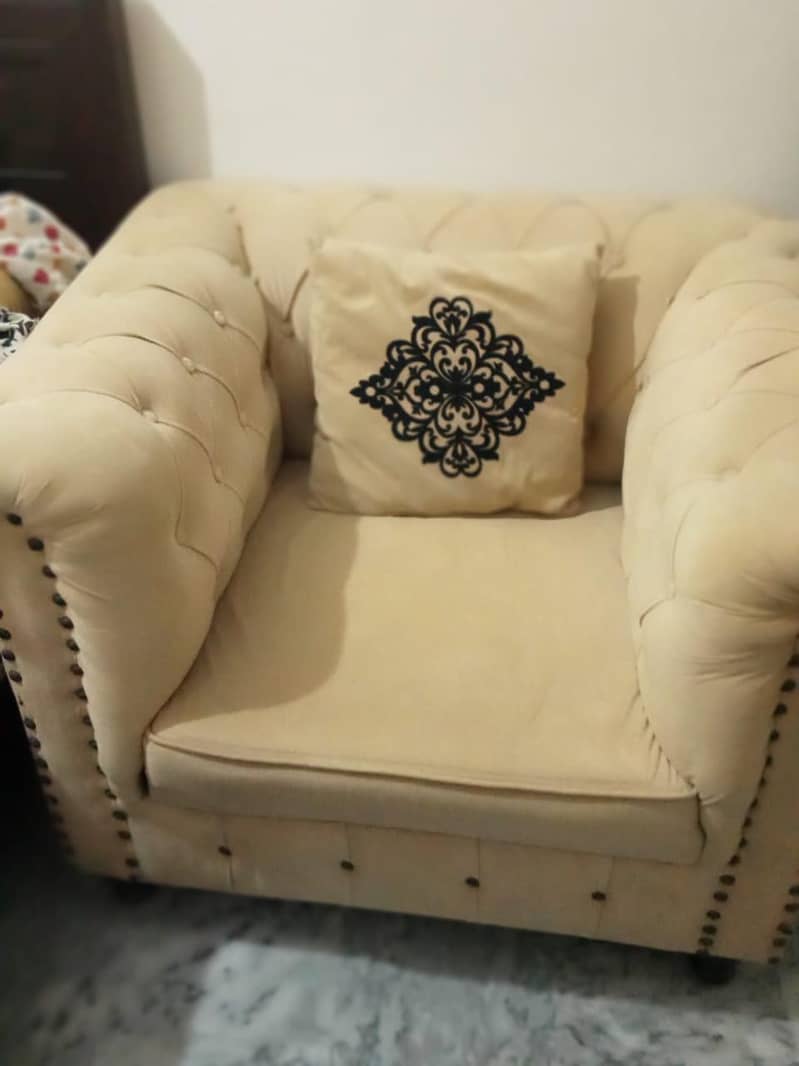 Crown Sofa Set 0
