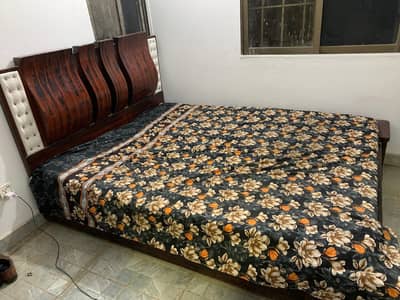 Double bed size 6x6 with matress and 2 single beds