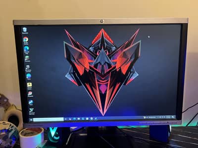 Hp 22” inch monitor model hp compaq LA 2205wg good for gaming
