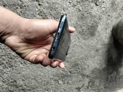 All ok. freah piece he. with box and charger. original