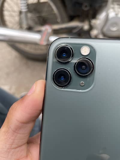 Iphone 11 pro Max (Factory Unlock 64 GB)