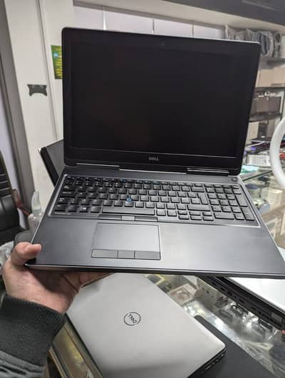 Dell Precision 7520 Workstation Laptop | Core i7 | 16GB RAM | 256 SSD