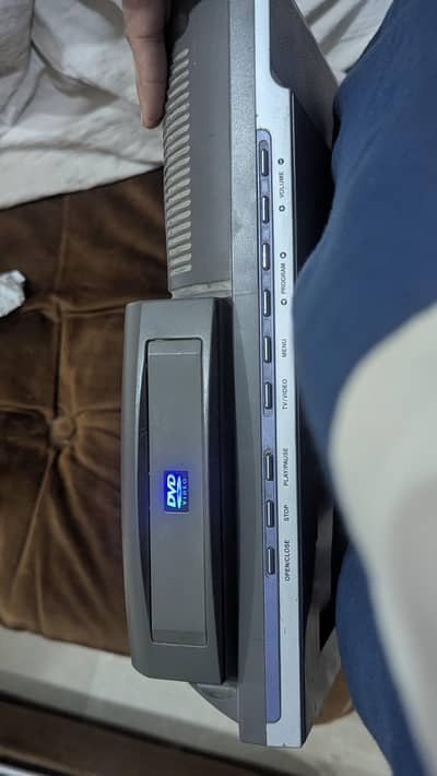 17 inch LCD nd DVD player