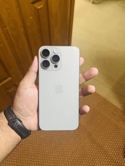 I phone 15 pro max 256 GB