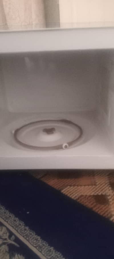 microwave oven like new  only plate nhi hai toot gai