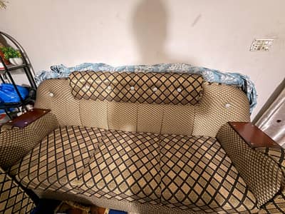 6-Seater Living Room Sofa Set / Used / Good Condition / For Sale