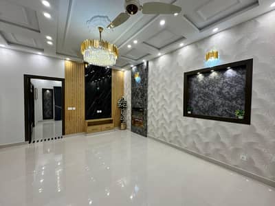 10 MARLA BRAND NEW FULL HOUSE FOR RENT