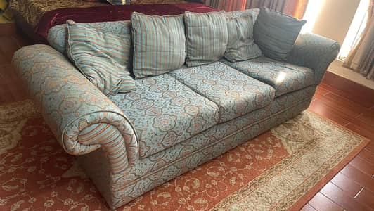 5 seater sofa set - good condition, new look
