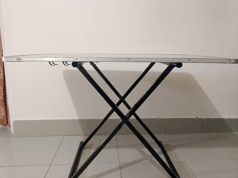 Foldable table 4