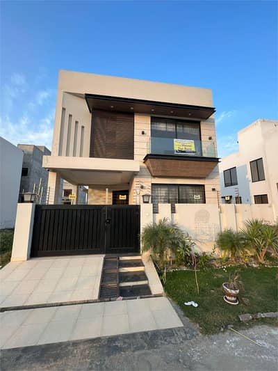 HOUSE FOR RENT IN DHA 9 TOWN