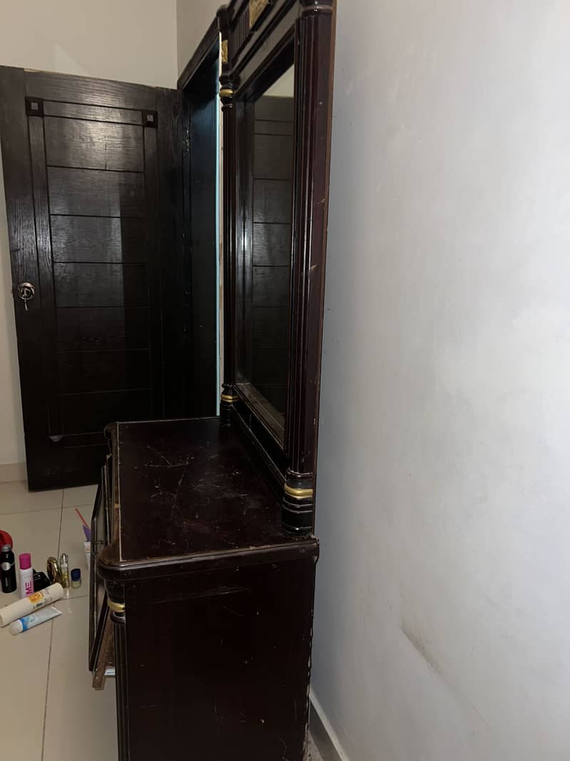 Dressing table 3