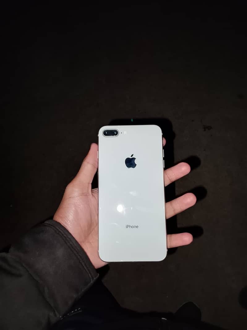 iPhone 8 Plus JV 1