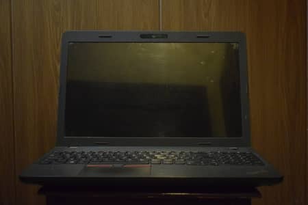 Lenovo Thinkpad E560 with Integrated Graphics Processor