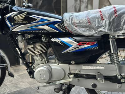Honda CG 125 black special 2025 modal