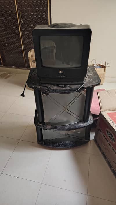 orignal lg tv. . . . . antique piece