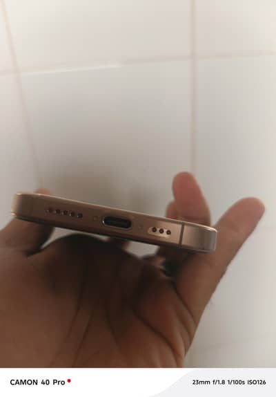 I phone 16 pro 10 by 10 con