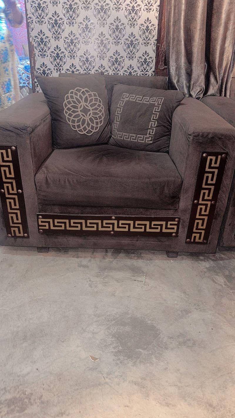 3 SEATER SOFA & 1 SEATER SOFA 0
