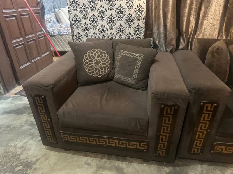 3 SEATER SOFA & 1 SEATER SOFA 4