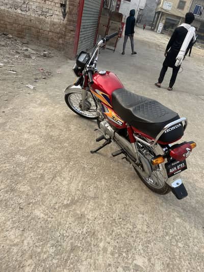 I am selling cd 70 2025 model condition like new