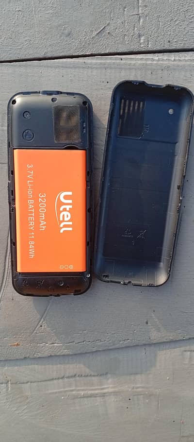 utell call phone 1 day used all ok with box and charge price 3450 rupr
