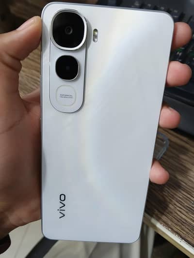 Mobile for sale vivo y400  8/256 complete box