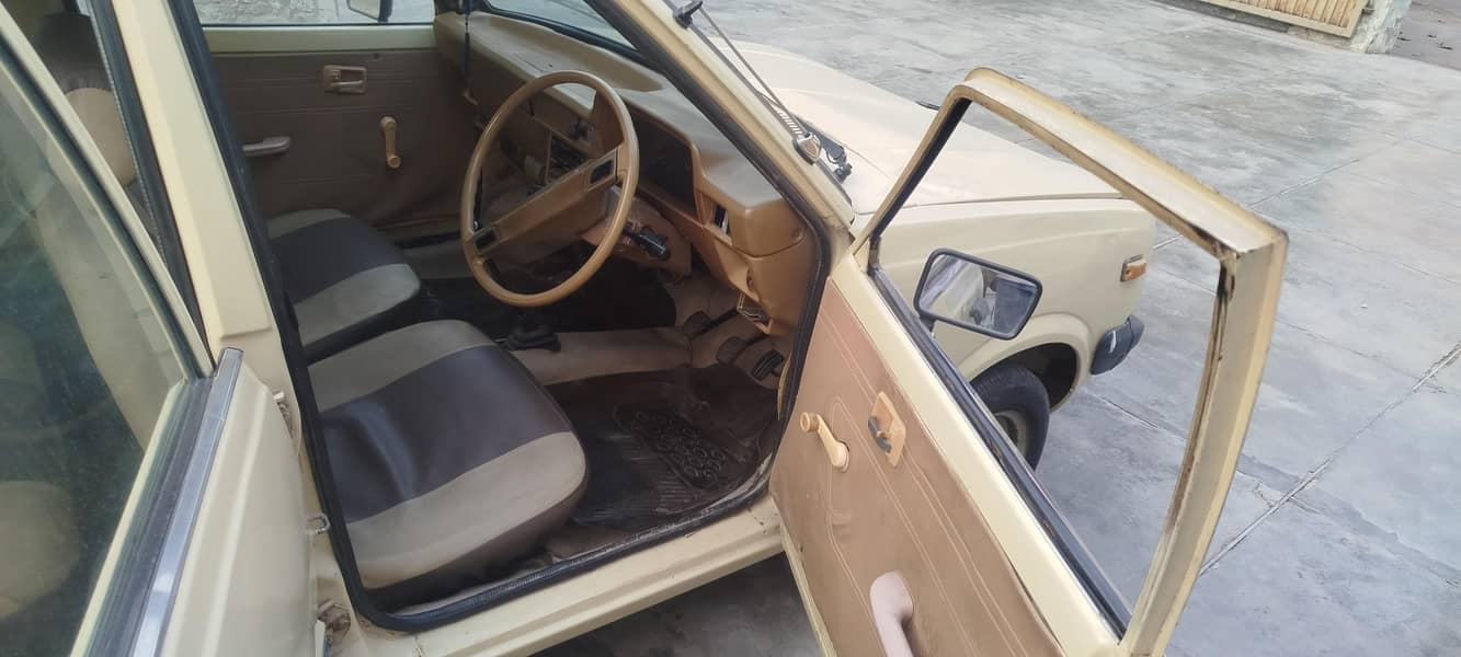 گاڑی سیل ہے 5