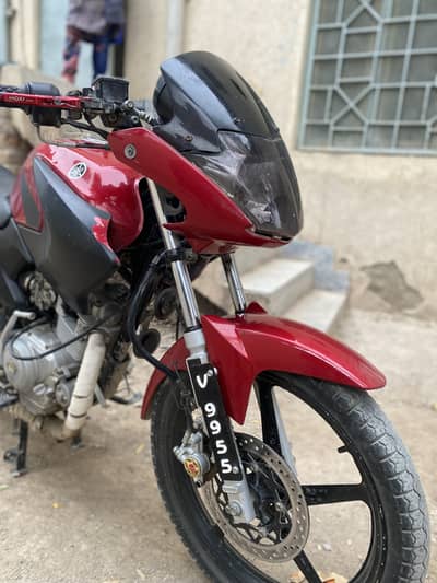 Yamaha YBR 125 2015