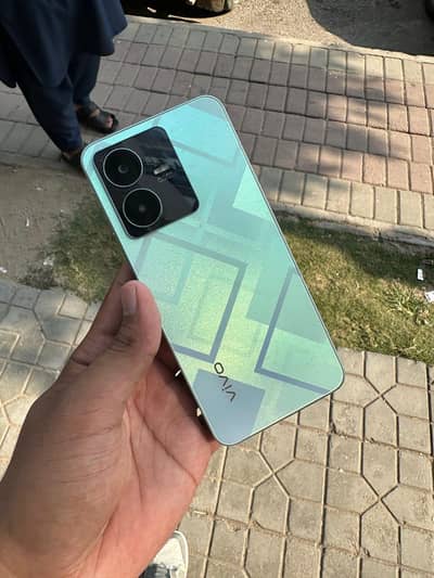 vivo y22 in good condition first owner