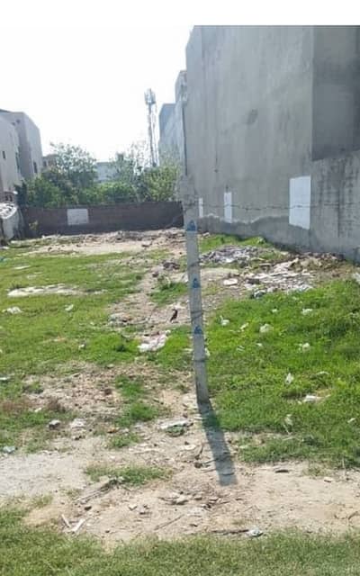 1 Kanal Beautiful Location Plot For Sale