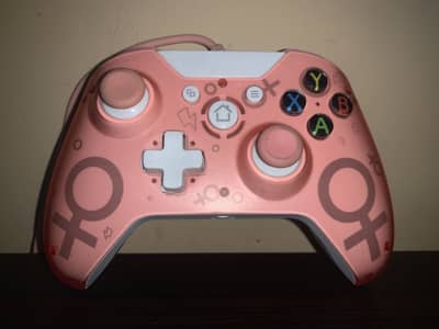 10/10 Almost Brand New Xbox One Controllers, Can also work with PC