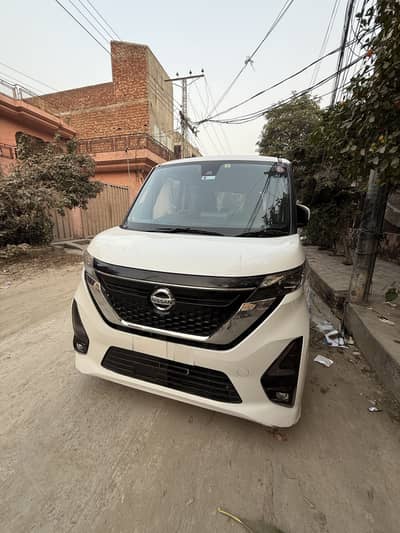 Nissan Roox s hybrid top of the line variant