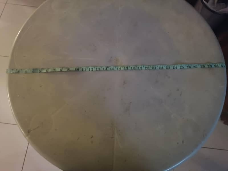 plastic round table 2
