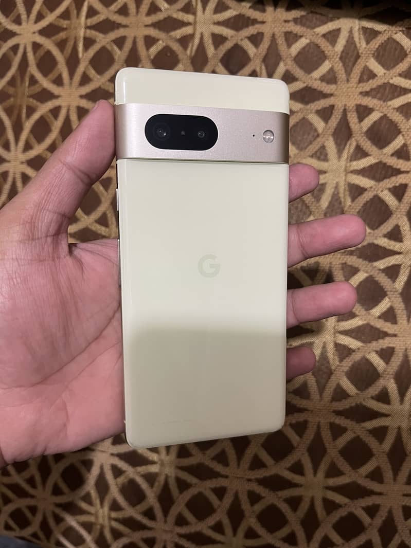 Google Pixel 7 4