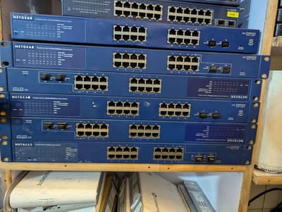  Netgear GS716T – 16 Port + 2 SFP Gigabit Managed Switch 