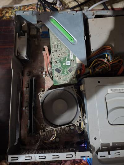 I7 2nd Gen 8GB Ram DDR3 500 GB HDD 1GB GPU WITH MONITOR