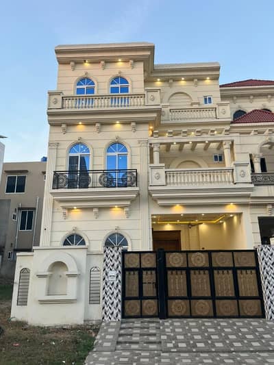 Prime Location 5 Marla House In Only Rs. 22000000