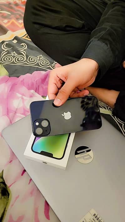 I am selling my I phone 14 which doesn’t have a single scratch on it