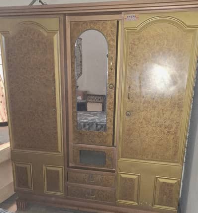 Cupboard/6 Seater Dining Table۔۔