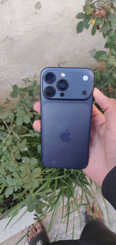 iPhone 15pro max 256gb factory unlock