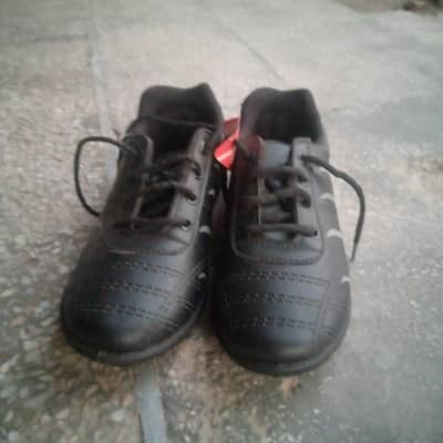 بوٹ پہننے ہیں اس نمبر پر رابطہ کریں