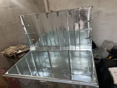 Trunk/Peti with stand