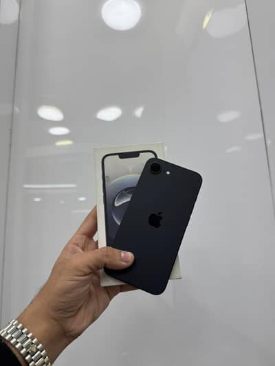 iPhone 16e | non pta | 128 | 10/10 | jv |