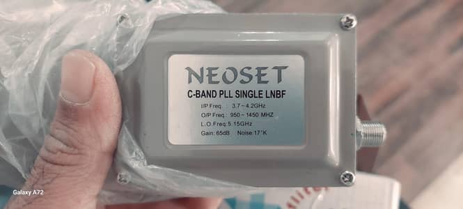 Receivers, 5 feet Dish, 2 LNBS with 2 dish Stands