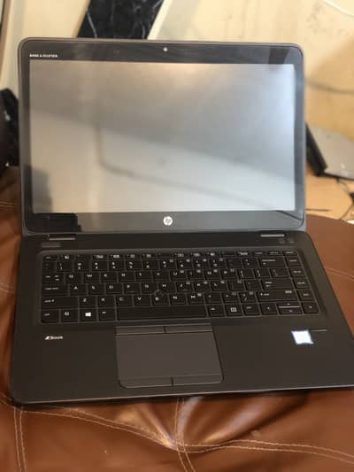 Hp zbook Ci7 7gen ram 8 gb ssd 256