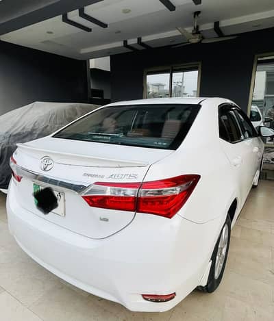 toyota carolla altis 2017 model