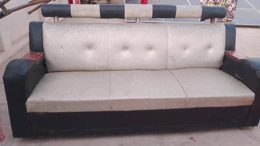 ایک عدد صوفہ سیٹ استعمال شدہ