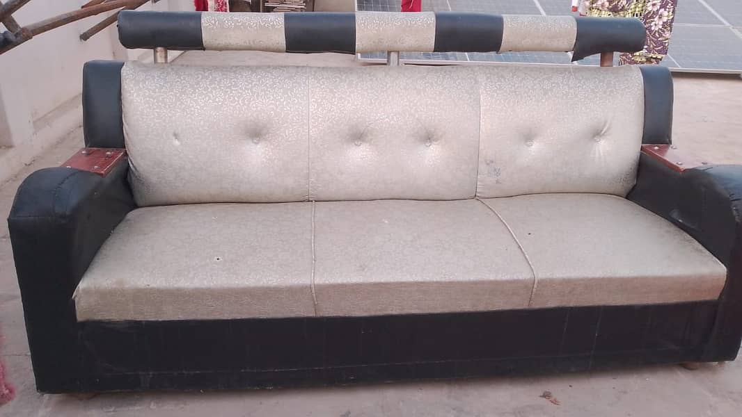 ایک عدد صوفہ سیٹ استعمال شدہ 0