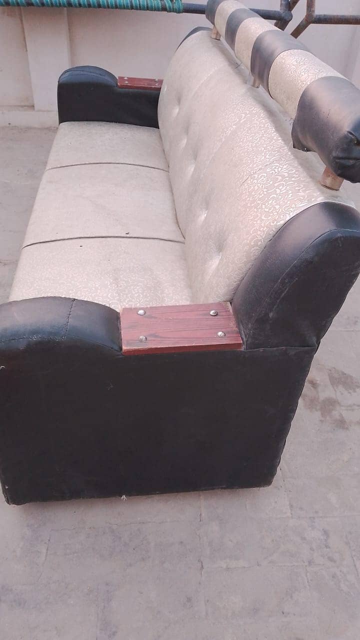 ایک عدد صوفہ سیٹ استعمال شدہ 3